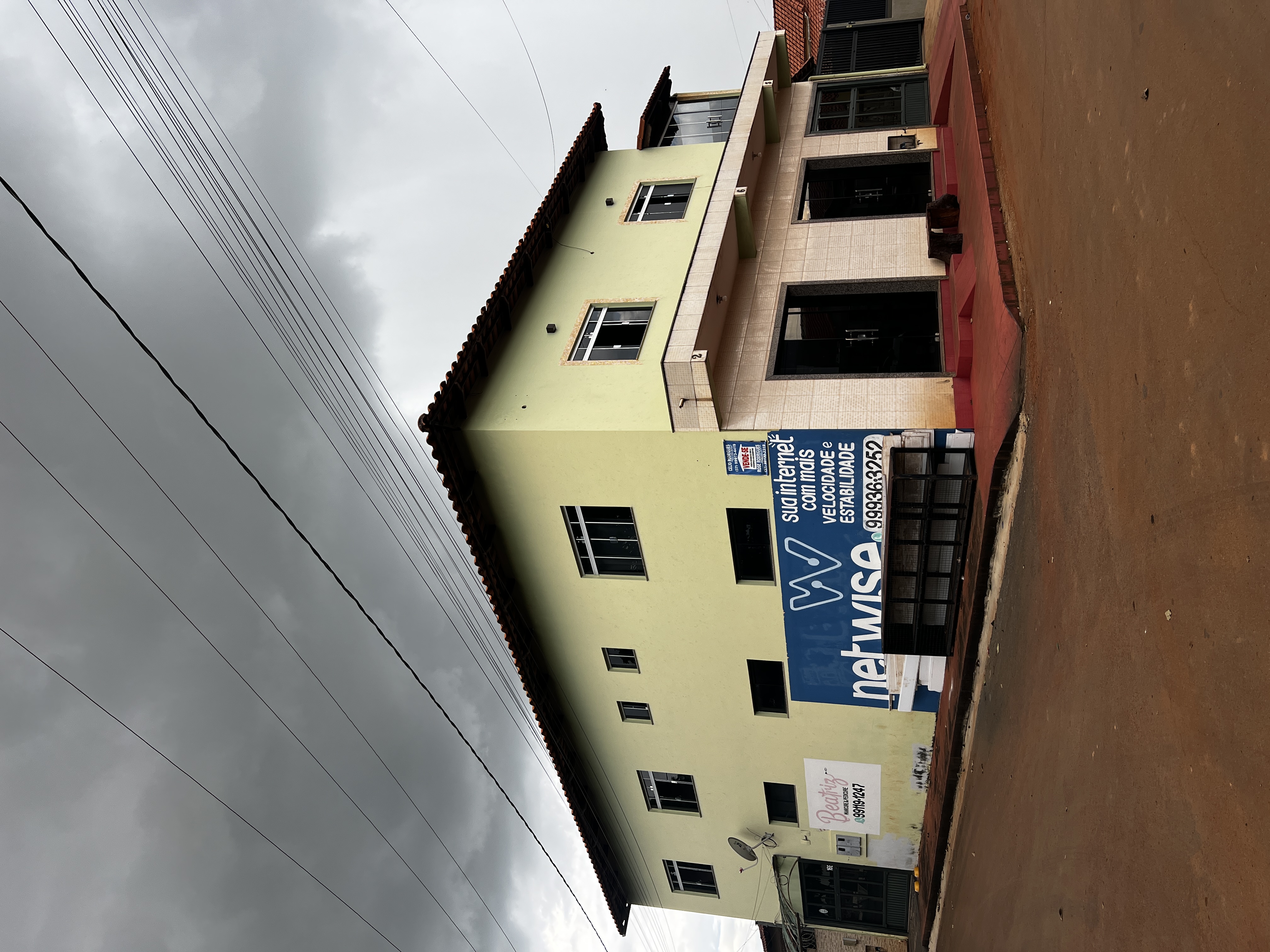 Prédio residencial e comercial